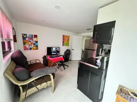 1102 NW 103rd Street Miami FL 33150