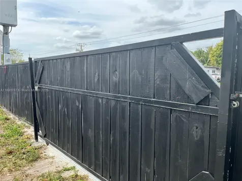 1102 NW 103rd Street Miami FL 33150