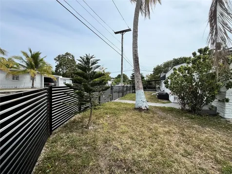 1102 NW 103rd Street Miami FL 33150