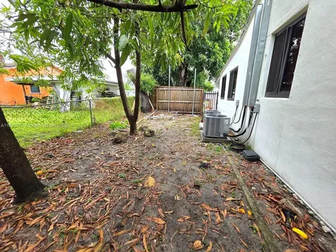 1102 NW 103rd Street Miami FL 33150