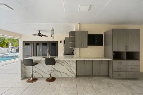 9182 NW 148th Street Miami Lakes FL 33018