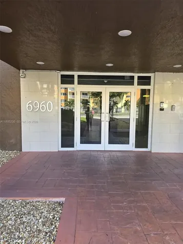6960 Miami Gardens Drive Hialeah FL 33015