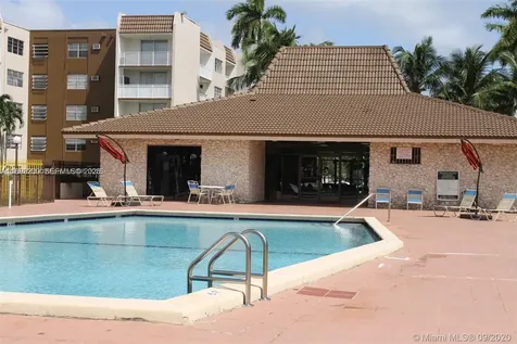 6960 Miami Gardens Drive Hialeah FL 33015