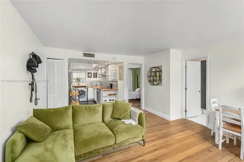 932 7th Street Miami Beach FL 33139