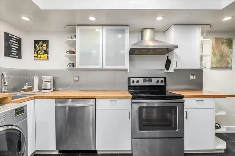 932 7th Street Miami Beach FL 33139