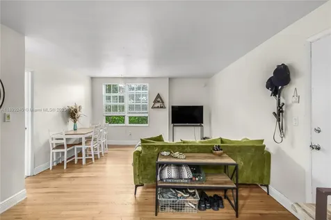 932 7th Street Miami Beach FL 33139