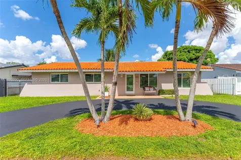 10121 SW 4th Street Miami FL 33174