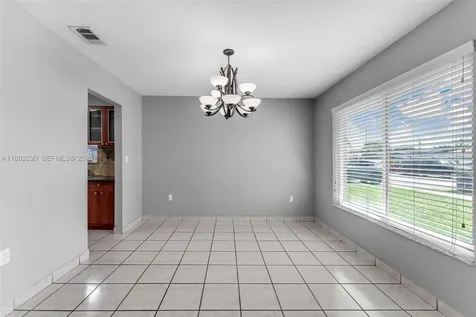 10121 SW 4th Street Miami FL 33174