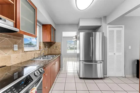 10121 SW 4th Street Miami FL 33174