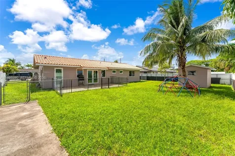 10121 SW 4th Street Miami FL 33174