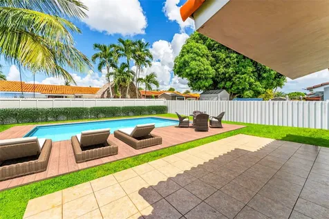 10121 SW 4th Street Miami FL 33174
