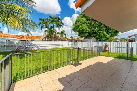 10121 SW 4th Street Miami FL 33174