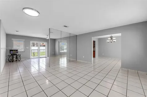 10121 SW 4th Street Miami FL 33174
