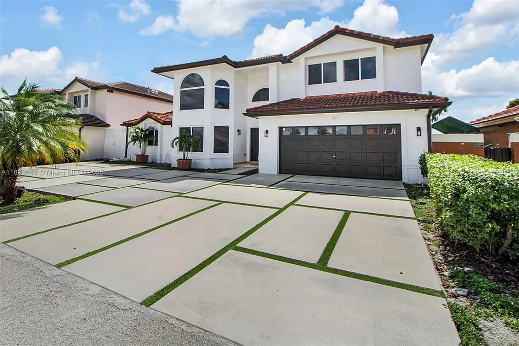 8416 NW 201st Street Miami FL 33015