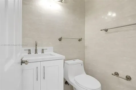 8416 NW 201st Street Miami FL 33015