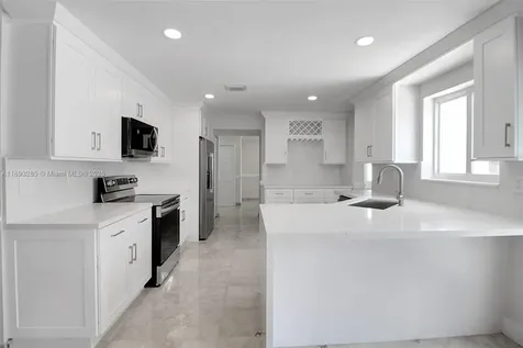 8416 NW 201st Street Miami FL 33015