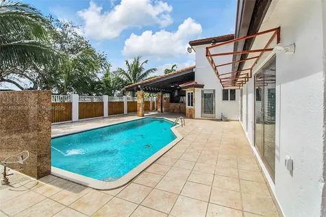 8416 NW 201st Street Miami FL 33015