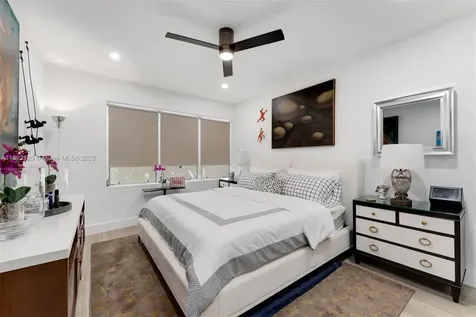 4720 Pine Tree Drive Miami Beach FL 33140