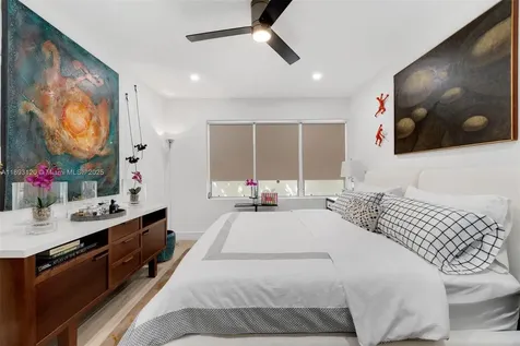 4720 Pine Tree Drive Miami Beach FL 33140