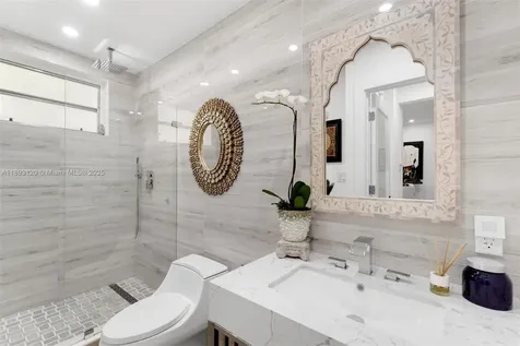 4720 Pine Tree Drive Miami Beach FL 33140