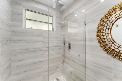 4720 Pine Tree Drive Miami Beach FL 33140