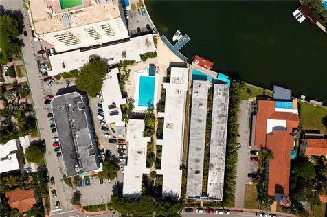 4720 Pine Tree Drive Miami Beach FL 33140