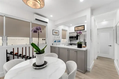 4720 Pine Tree Drive Miami Beach FL 33140