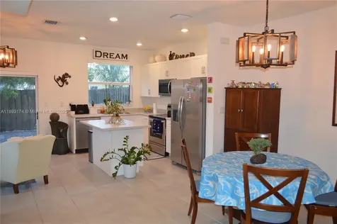 2744 SE 19th Street Homestead FL 33035