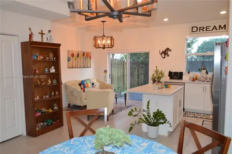 2744 SE 19th Street Homestead FL 33035
