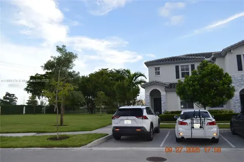 2744 SE 19th Street Homestead FL 33035