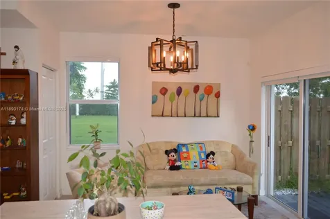 2744 SE 19th Street Homestead FL 33035