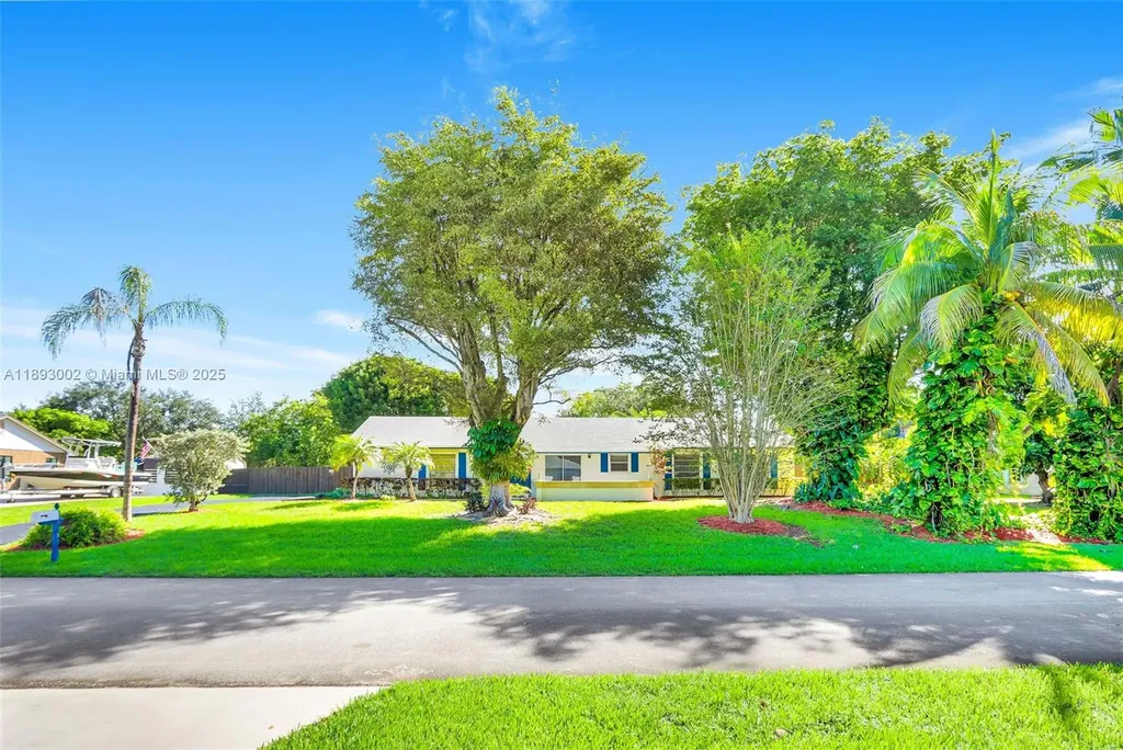 18045 SW 87th Court Palmetto Bay FL 33157