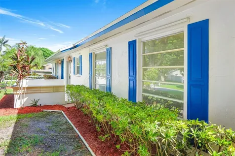 18045 SW 87th Court Palmetto Bay FL 33157