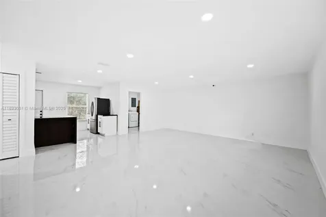 8201 SW 7th Court North Lauderdale FL 33068