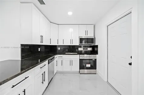 8201 SW 7th Court North Lauderdale FL 33068