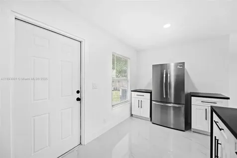 8201 SW 7th Court North Lauderdale FL 33068
