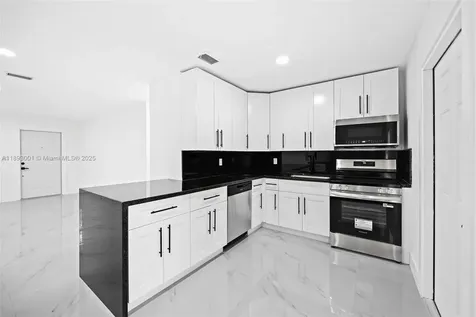 8201 SW 7th Court North Lauderdale FL 33068