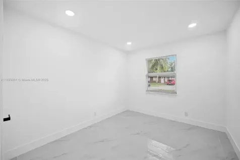 8201 SW 7th Court North Lauderdale FL 33068