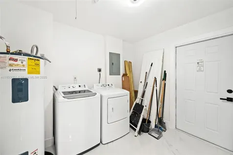 8201 SW 7th Court North Lauderdale FL 33068