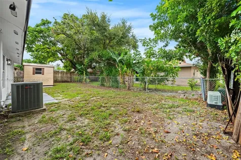 8201 SW 7th Court North Lauderdale FL 33068