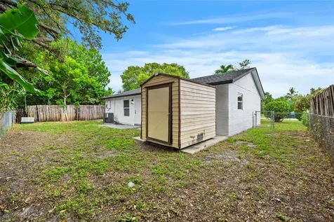 8201 SW 7th Court North Lauderdale FL 33068