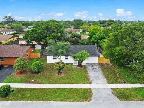 8201 SW 7th Court North Lauderdale FL 33068