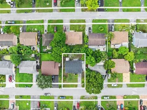 8201 SW 7th Court North Lauderdale FL 33068