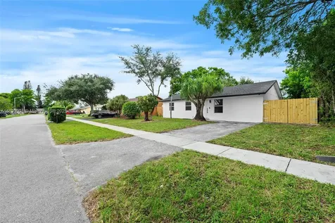 8201 SW 7th Court North Lauderdale FL 33068