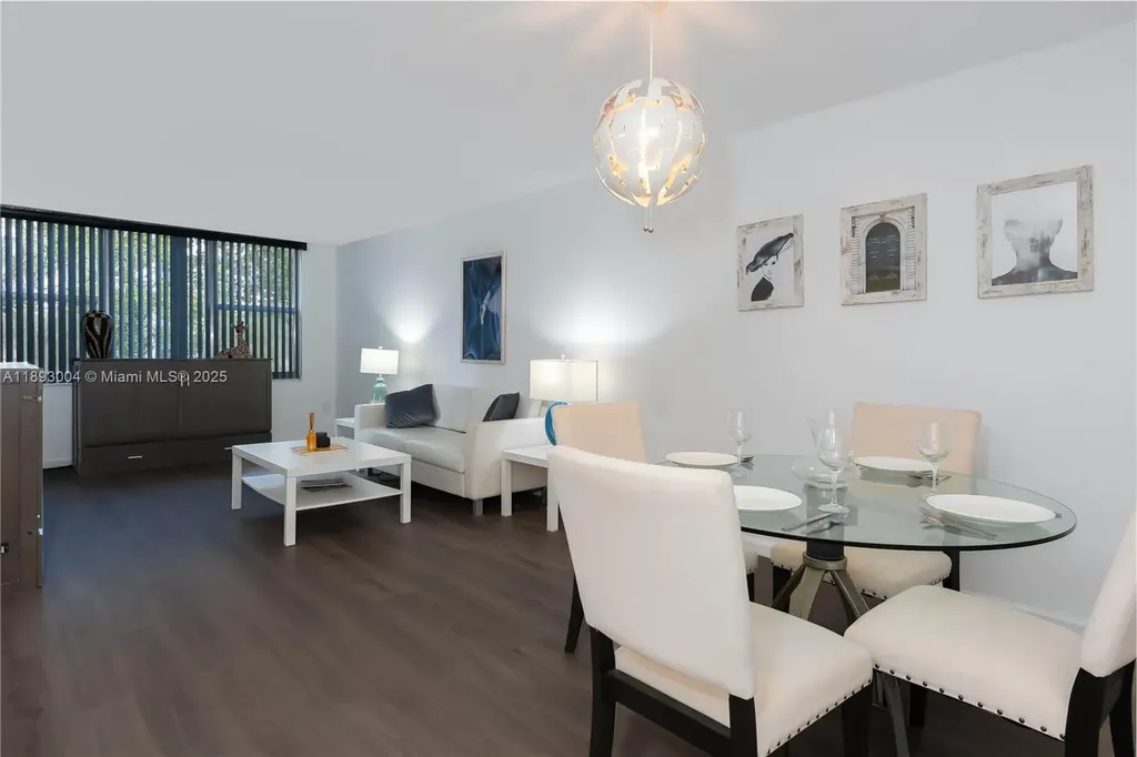 17890 W Dixie Highway 319 Highway North Miami Beach FL 33160