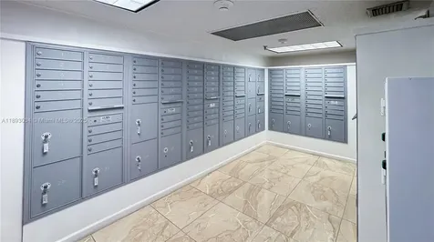17890 W Dixie Highway 319 Highway North Miami Beach FL 33160