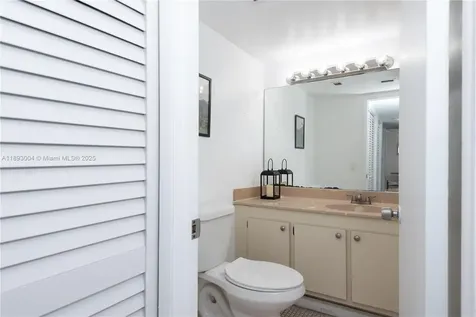 17890 W Dixie Highway 319 Highway North Miami Beach FL 33160