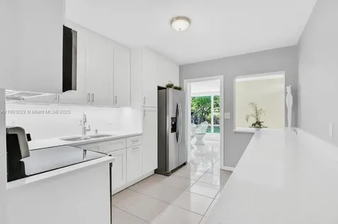 822 Avenida Hermosa West Palm Beach FL 33405