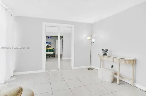 822 Avenida Hermosa West Palm Beach FL 33405