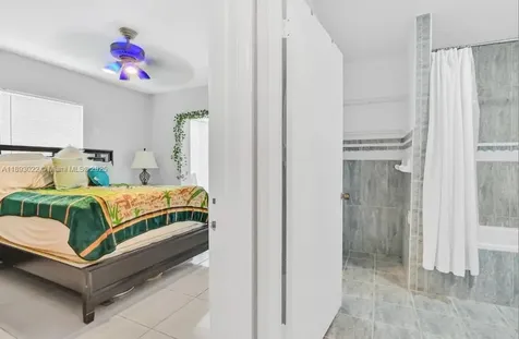 822 Avenida Hermosa West Palm Beach FL 33405